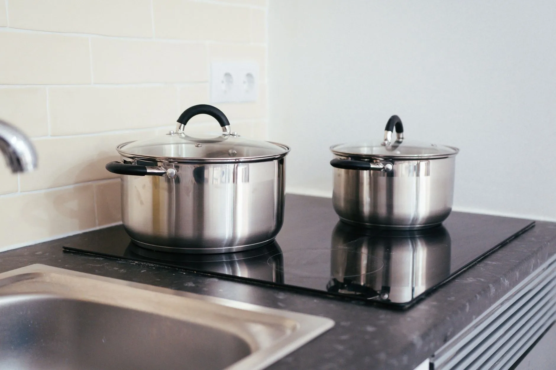 射频卡读卡器在门禁系统中的选型要点与常见故障排查