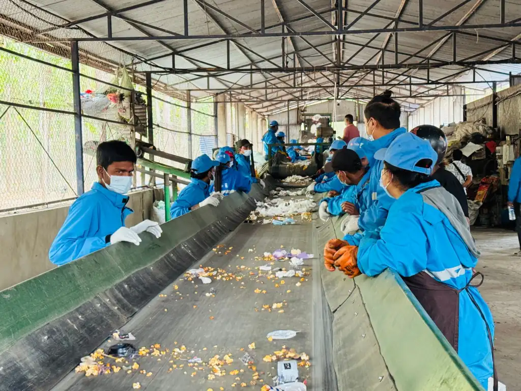 射频卡读卡器在门禁系统中的应用选型与性能对比分析